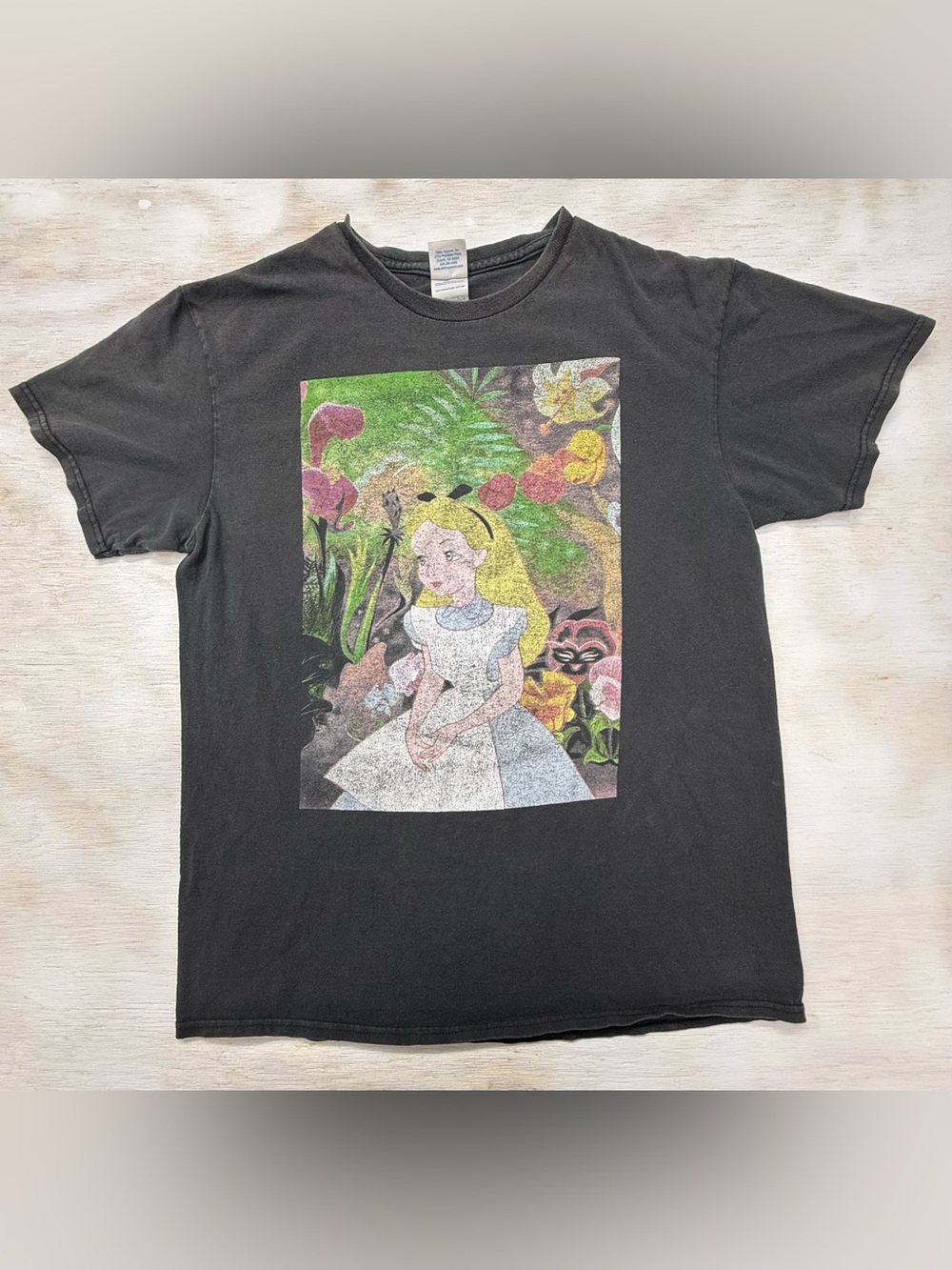 Vintage 90’s Black Graphic Alice in Wonderland T-Shirt Men’s Medium